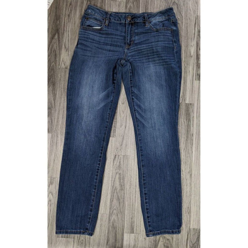 (3/$35) A.N.A A New Approach Womens Size 29 / 8 Pockets Skinny Denim Blue Jeans